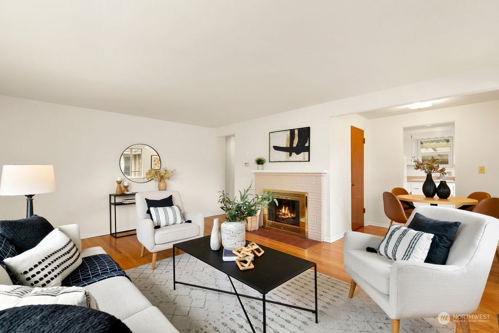 Photo of 7015 25th Avenue NE, Seattle, WA 98115 (MLS # 2201446)