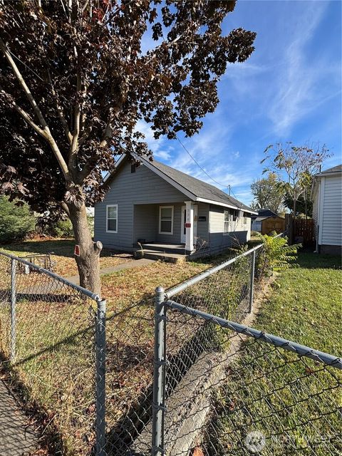 Photo of 738 N 9th Avenue, Walla Walla, WA 99362 (MLS # 2447884)