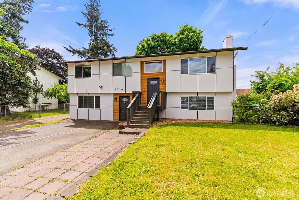 Photo of 1516 Lafayette Street S, Tacoma, WA 98444 (MLS # 2528587)