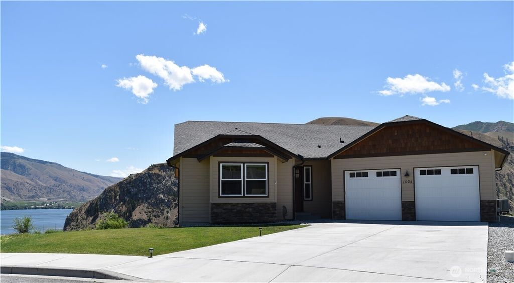 Photo of 1024 Columbia Point, Entiat, WA 98822 (MLS # 2500048)