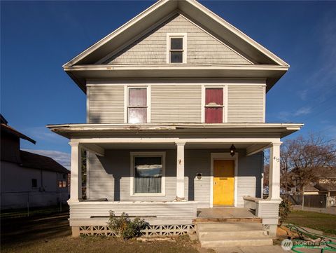 Photo of 412 Palouse Street, Wenatchee, WA 98801 (MLS # 2444915)