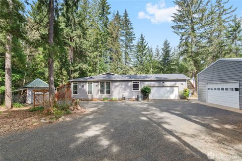 Photo of 251 N Goldeneye Drive, Hoodsport, WA 98548 (MLS # 2507005)