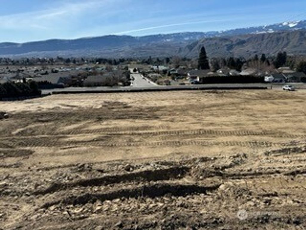 Photo of 8888 8th Street NE, East Wenatchee, WA 98802 (MLS # 2542920)