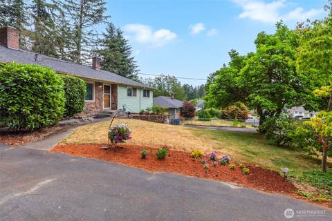 Photo of 1022 S 197th Street, Des Moines, WA 98148 (MLS # 2547759)