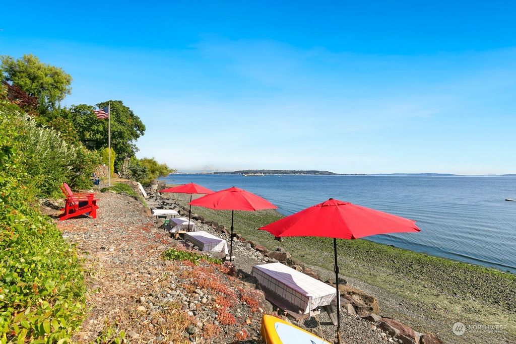 Photo of 2339 Perkins Lane W, Seattle, WA 98199 (MLS # 2262985)
