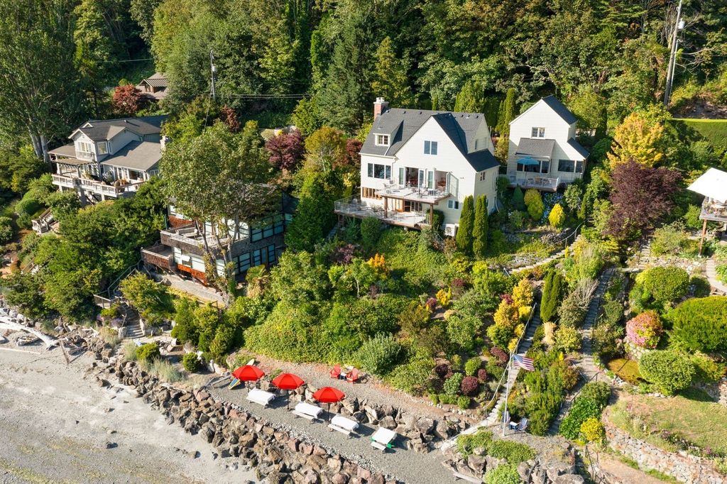 Photo of 2339 Perkins Lane W, Seattle, WA 98199 (MLS # 2262985)