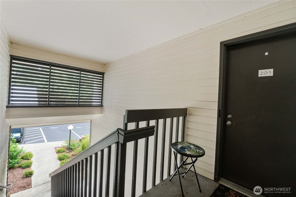 Photo of 31500 33rd Place SW #C203, Federal Way, WA 98023 (MLS # 2436165)