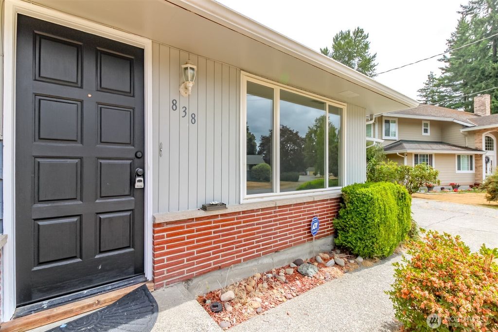 Photo of 838 S 316th Street, Federal Way, WA 98003 (MLS # 2370669)