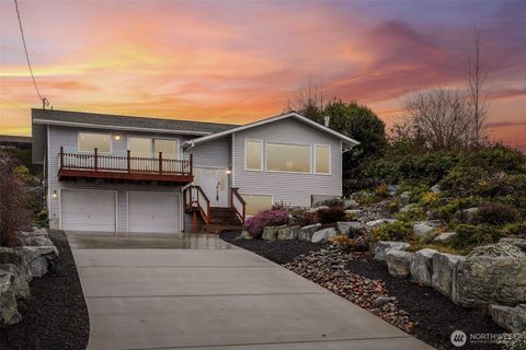 Photo of 6111 Hawthorne Terrace NE Ter NE, Tacoma, WA 98422 (MLS # 2488934)