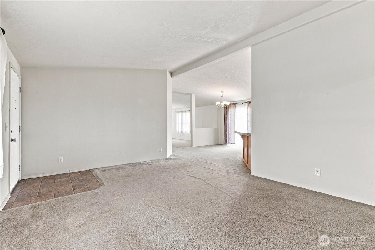 2946 Rd F.6 NE