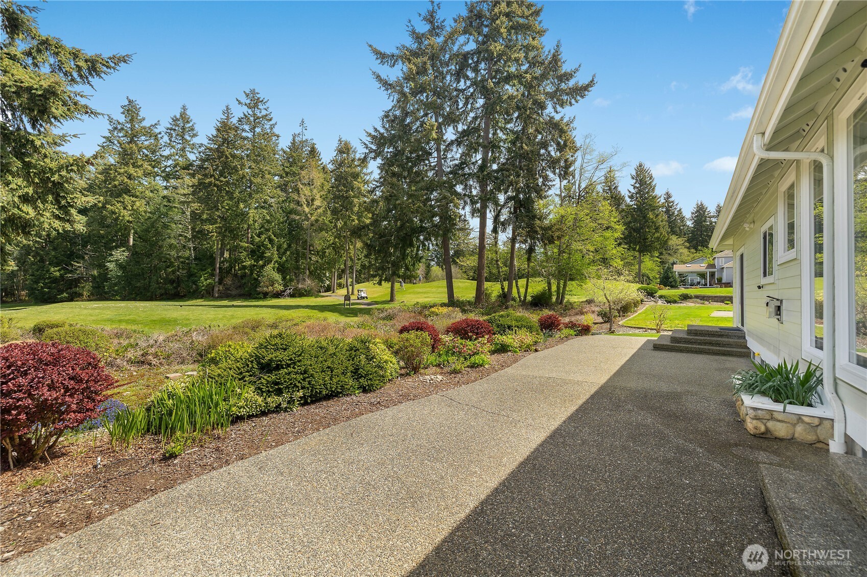 4036 Campus Green Drive NE