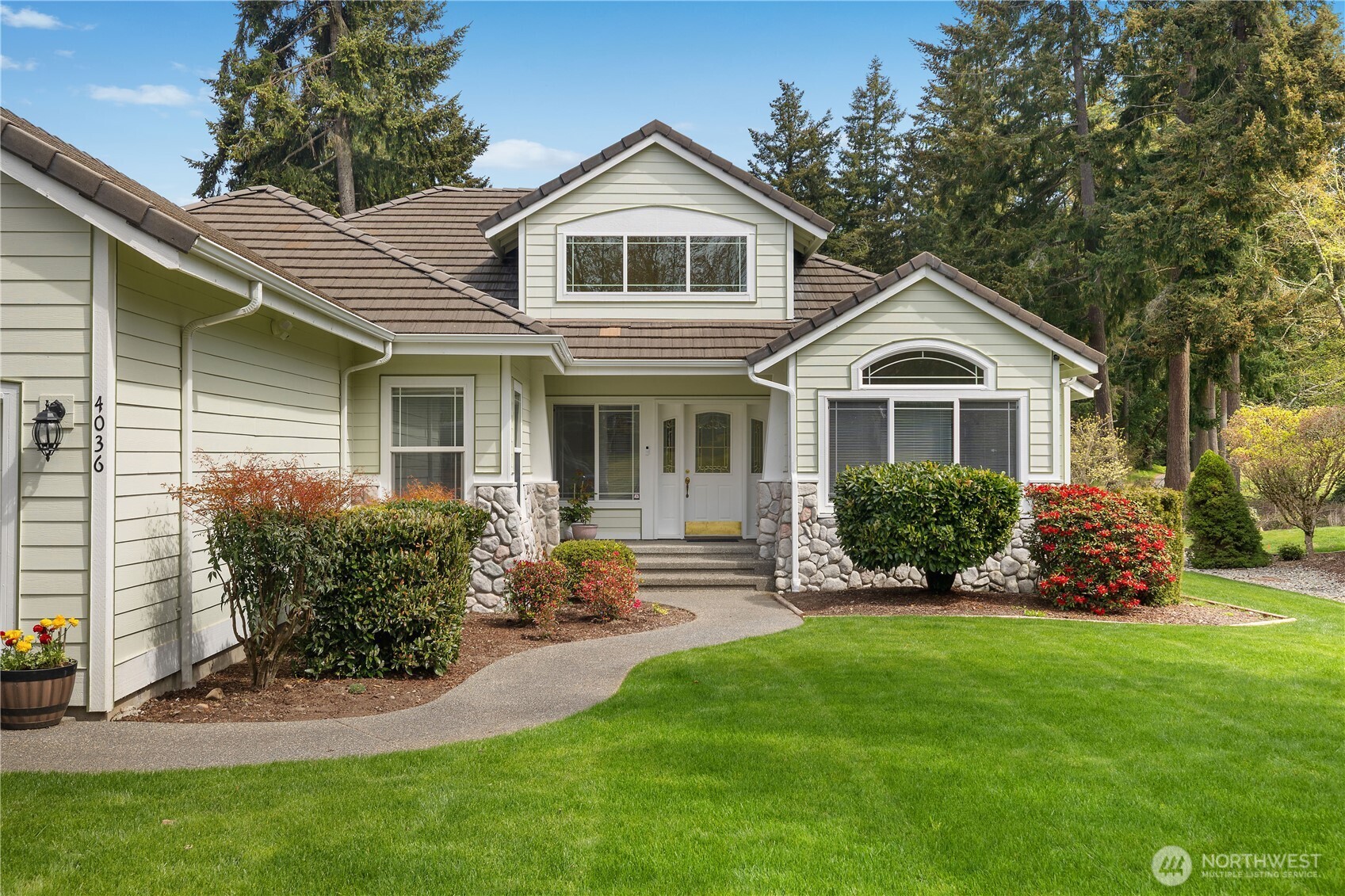 4036 Campus Green Drive NE