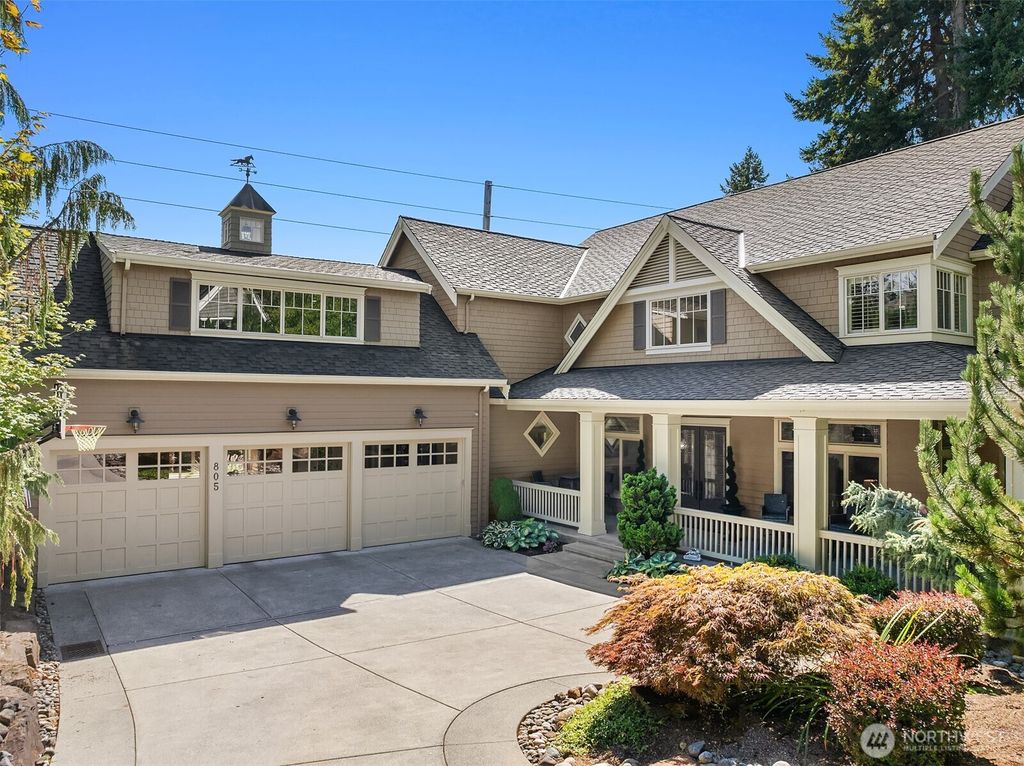 Photo of 805 92nd Avenue NE, Bellevue, WA 98004 (MLS # 2421498)