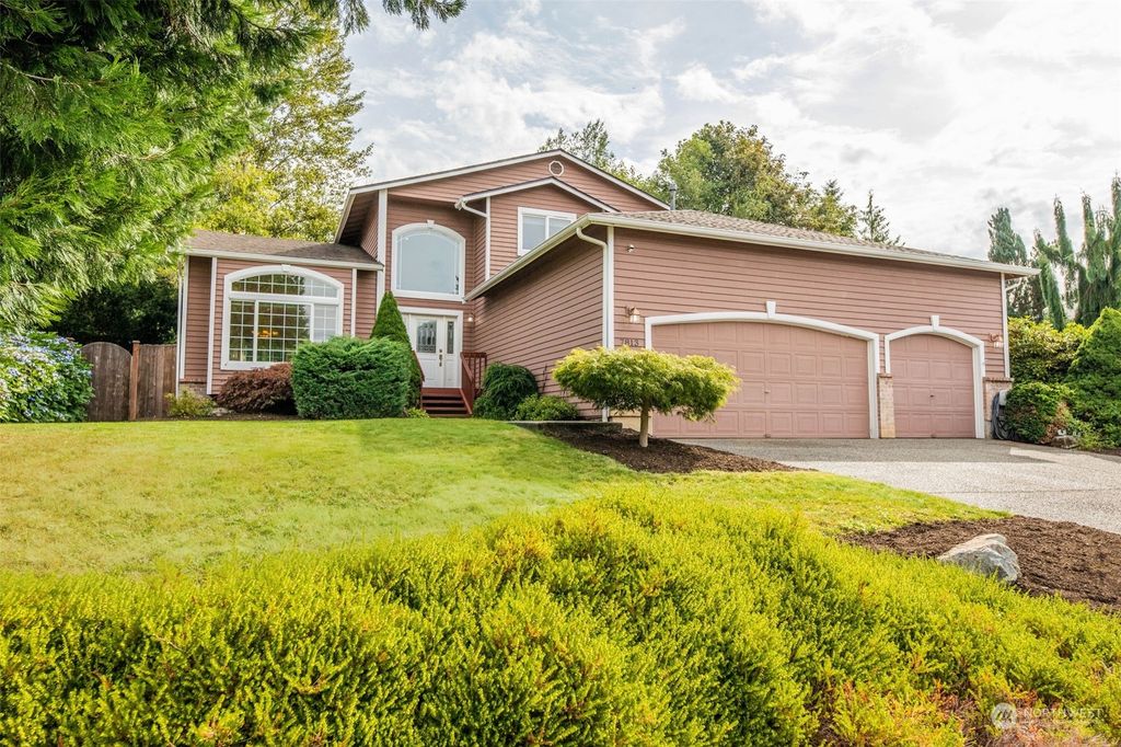 Photo of 7813 73rd Place NE, Marysville, WA 98270 (MLS # 2281801)