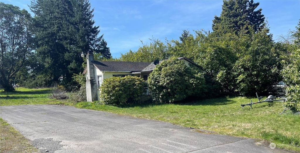 Photo of 3607 NE 12th Street, Renton, WA 98056 (MLS # 2216498)