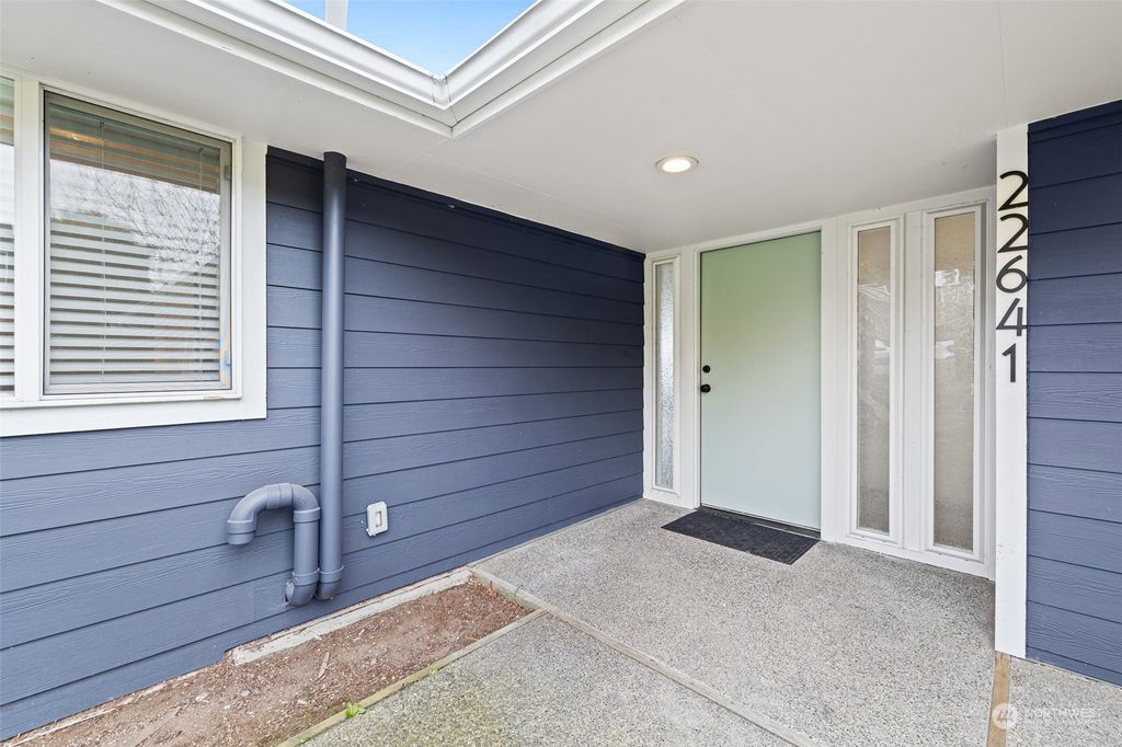Photo of 22641 10th Avenue S, Des Moines, WA 98198 (MLS # 2194326)