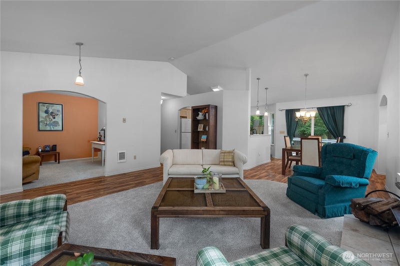 240 E Aycliffe Drive