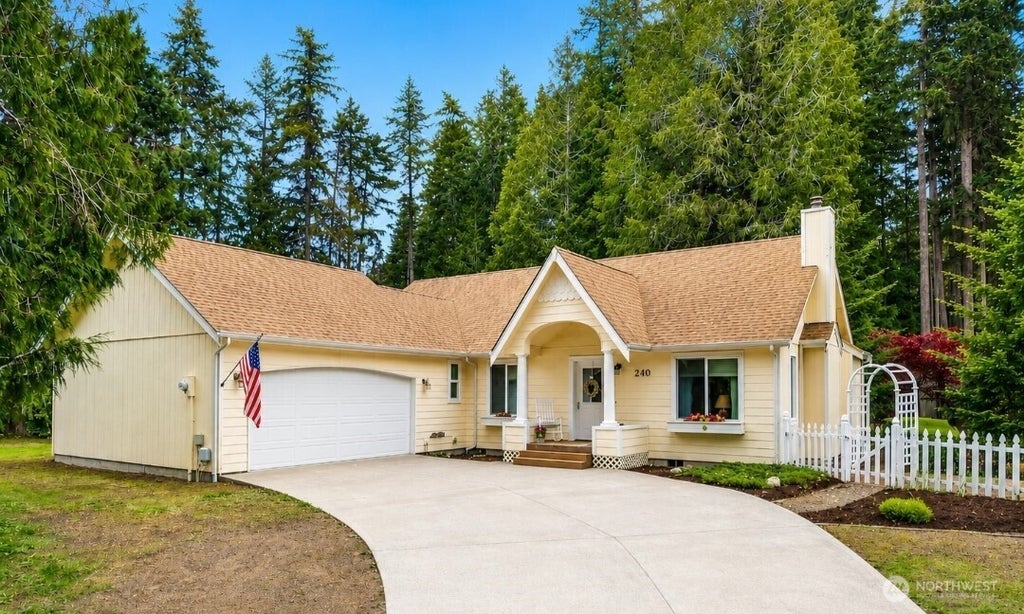 Photo of 240 E Aycliffe Drive, Shelton, WA 98584 (MLS # 2570616)