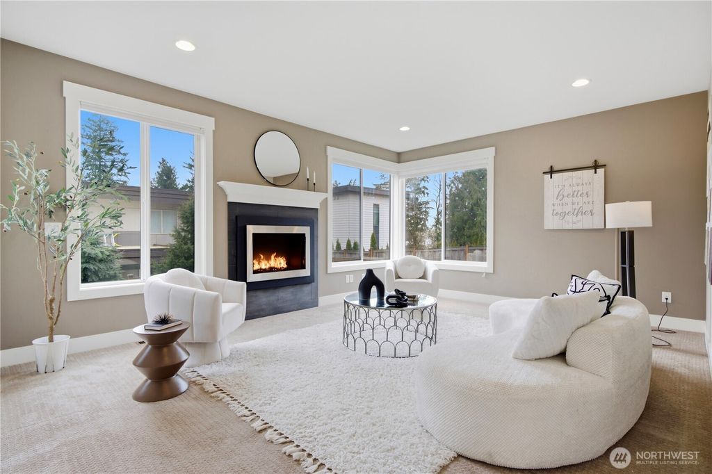 Photo of 11422 NE 92nd Street, Kirkland, WA 98033 (MLS # 2482433)