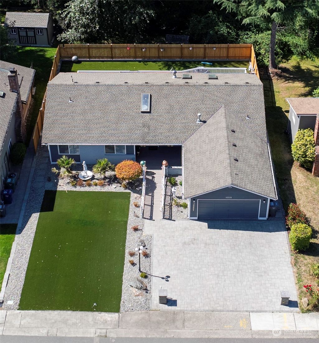 Photo of 32221 8th Avenue SW, Federal Way, WA 98023 (MLS # 2281395)