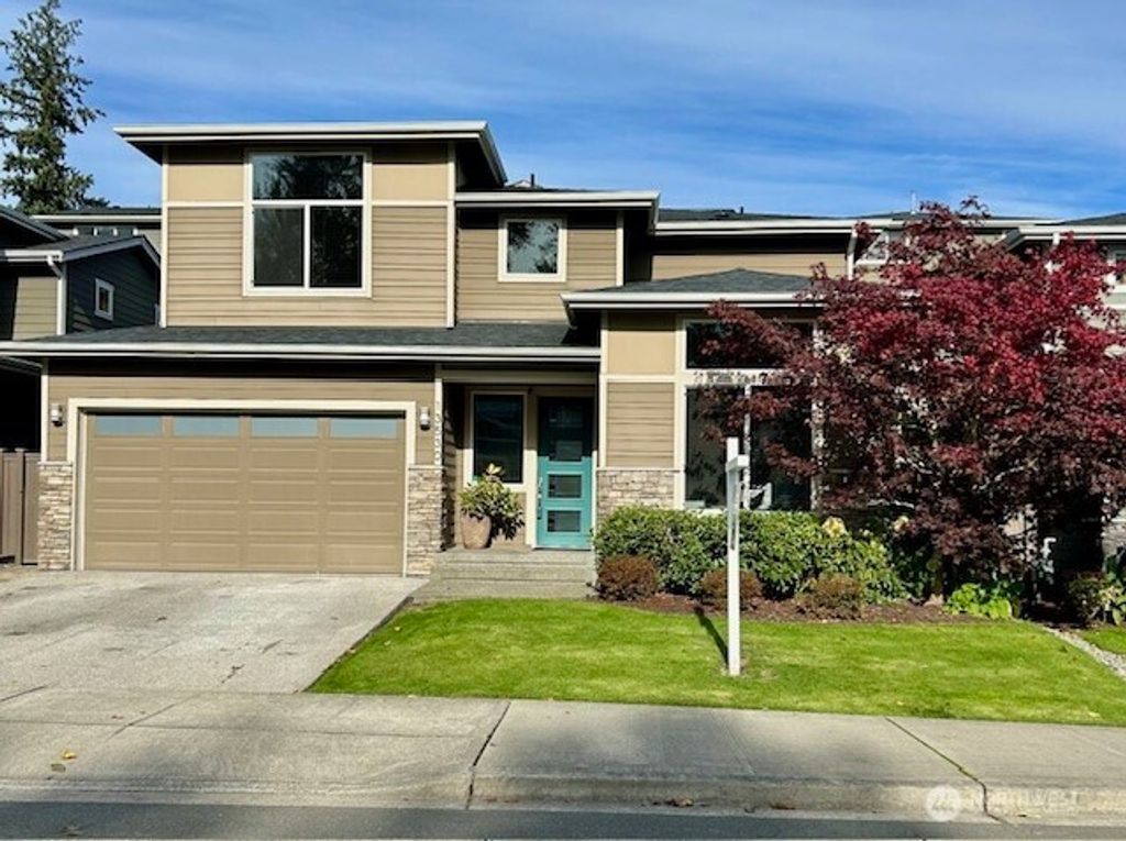 Photo of 13530 NE 128th Place Pl, Kirkland, WA 98034 (MLS # 2496364)