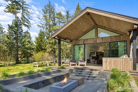 Photo of 1501 Kokanee Loop, Cle Elum, WA 98922 (MLS # 2375787)