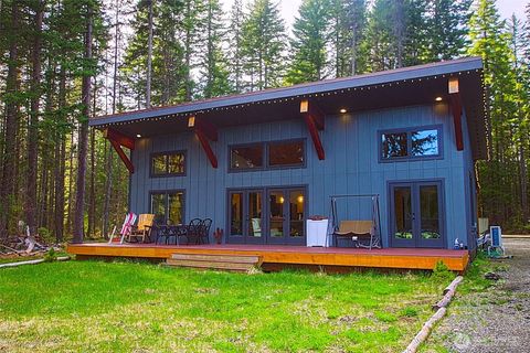 Photo of 330 Silver Trail Lane, Easton, WA 98925 (MLS # 2510346)