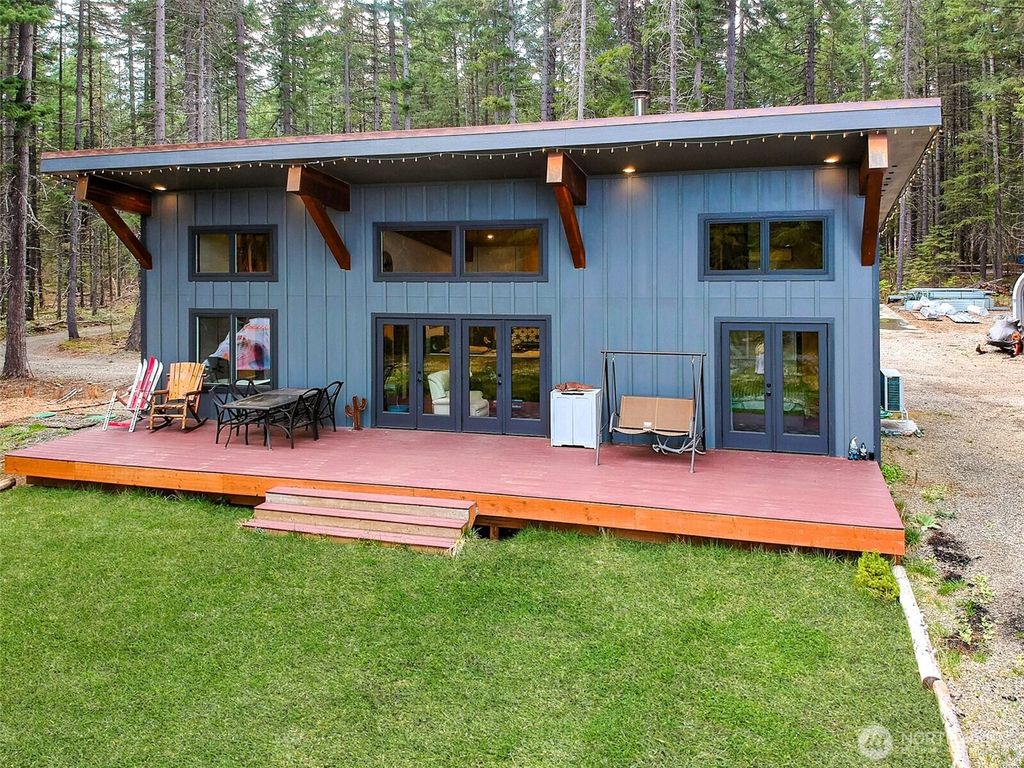 Photo of 330 Silver Trail Lane, Easton, WA 98925 (MLS # 2510346)