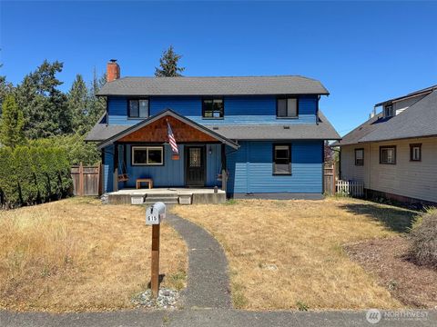 Photo of 615 W 12th Street, Port Angeles, WA 98362 (MLS # 2495878)
