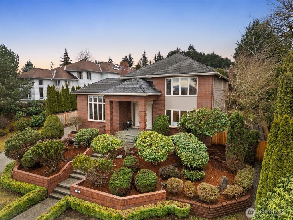 Photo of 15807 SE 45th Street, Bellevue, WA 98006 (MLS # 2336255)