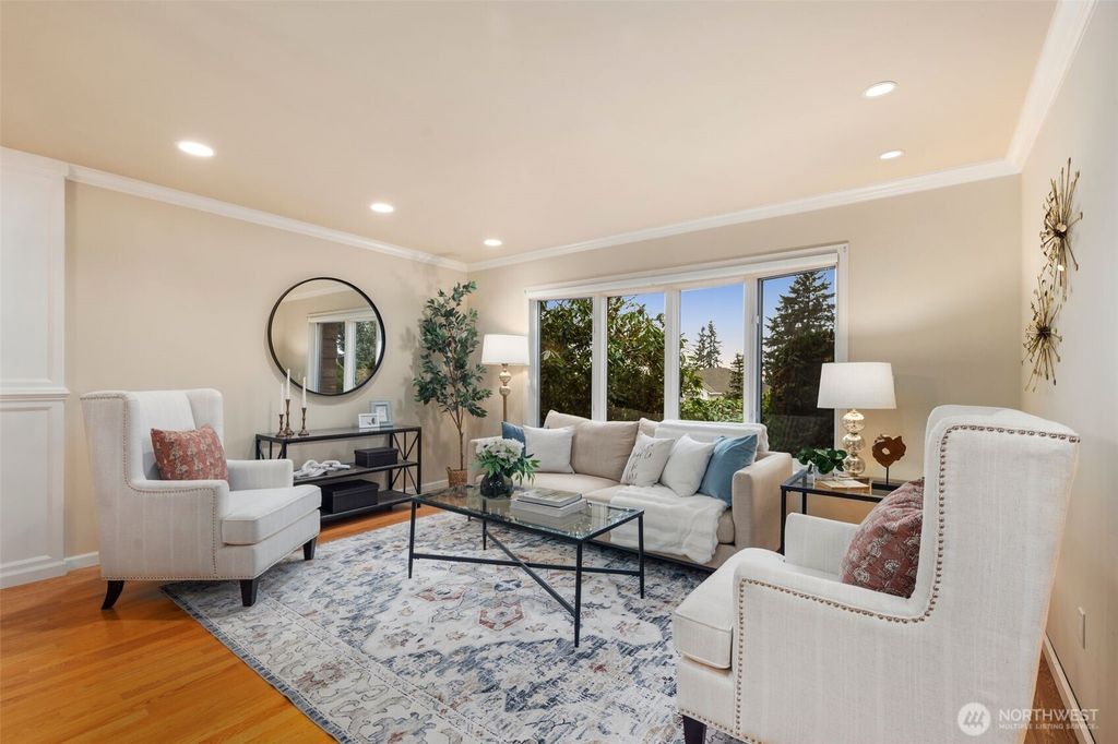 Photo of 15807 SE 45th Street, Bellevue, WA 98006 (MLS # 2336255)