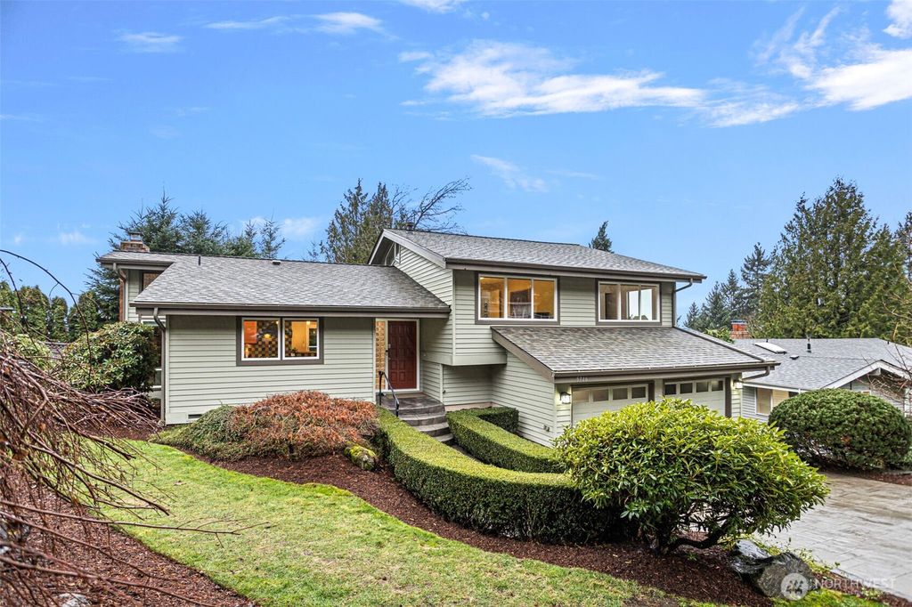 Photo of 5716 141st Place SE, Bellevue, WA 98006 (MLS # 2488594)