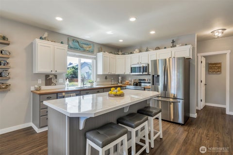 Photo of 8721 153rd Street E, Puyallup, WA 98375 (MLS # 2554125)