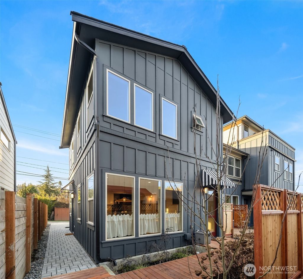 Photo of 5033 25th Avenue SW #C, Seattle, WA 98106 (MLS # 2466139)