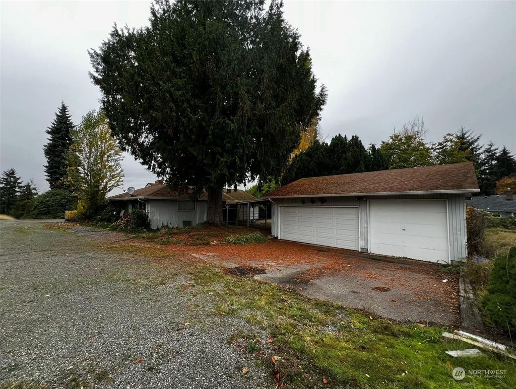 Photo of 3108 Park Avenue N, Renton, WA 98056 (MLS # 2305508)