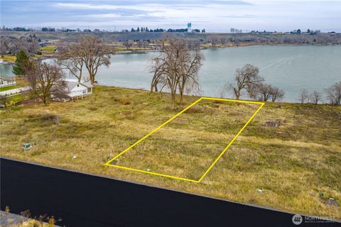 Photo of 13 Valley Road NE #13, Moses Lake, WA 98837 (MLS # 2501803)