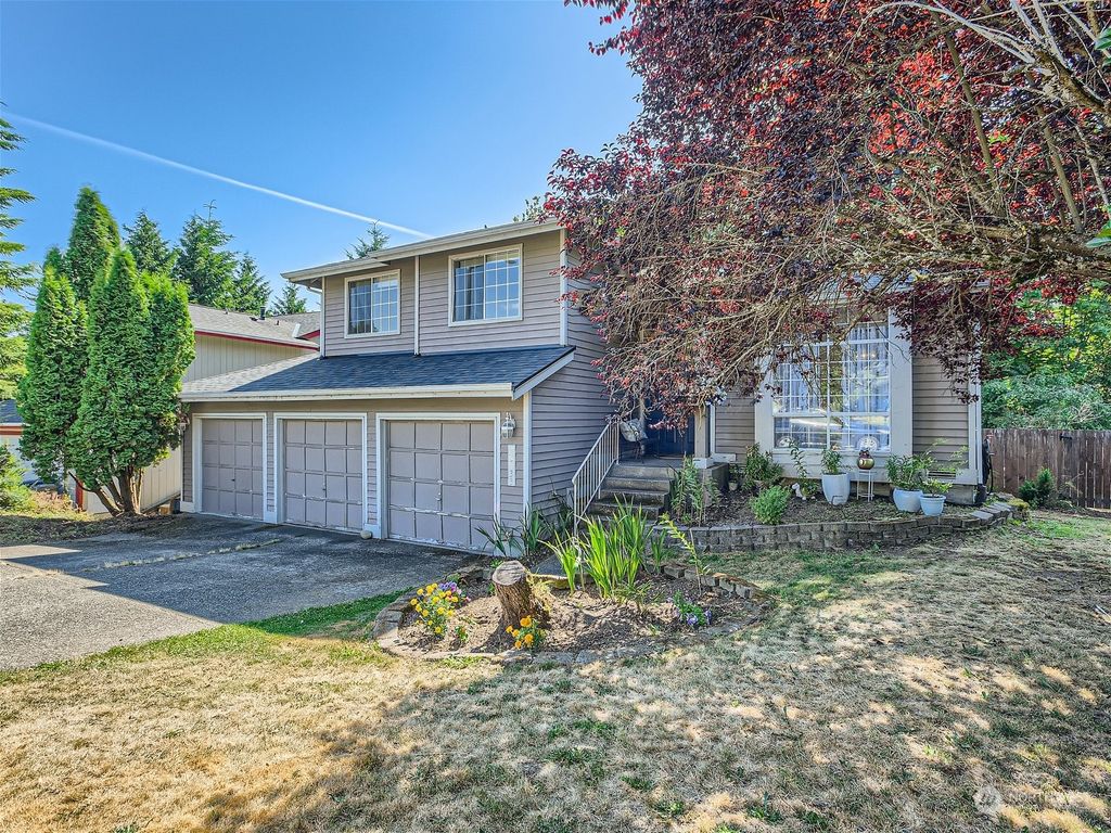 Photo of 26933 136th Place SE, Kent, WA 98042 (MLS # 2138342)