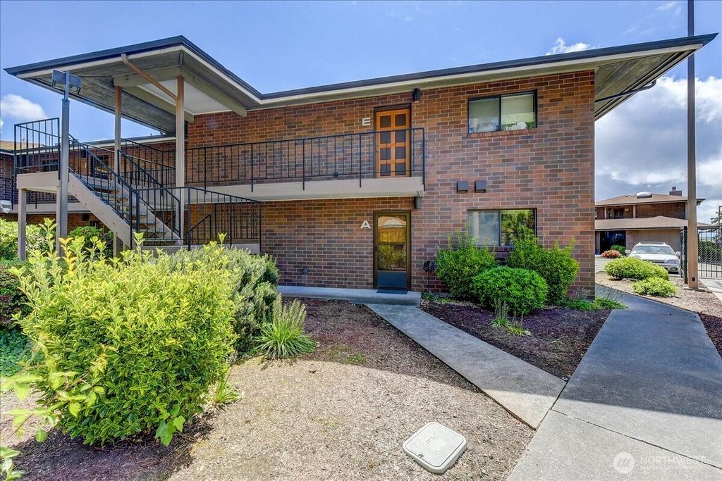 Photo of 8106 53rd Avenue W #A, Mukilteo, WA 98275 (MLS # 2529900)