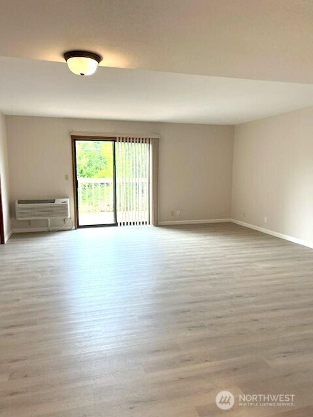 Photo of 1509 Sunset Place, Mount Vernon, WA 98273 (MLS # 2518235)