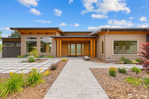 Photo of 8 N 96th Avenue, Yakima, WA 98908 (MLS # 2497014)