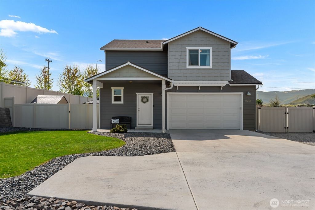Photo of 2250 SE Treat Street, East Wenatchee, WA 98802 (MLS # 2508423)