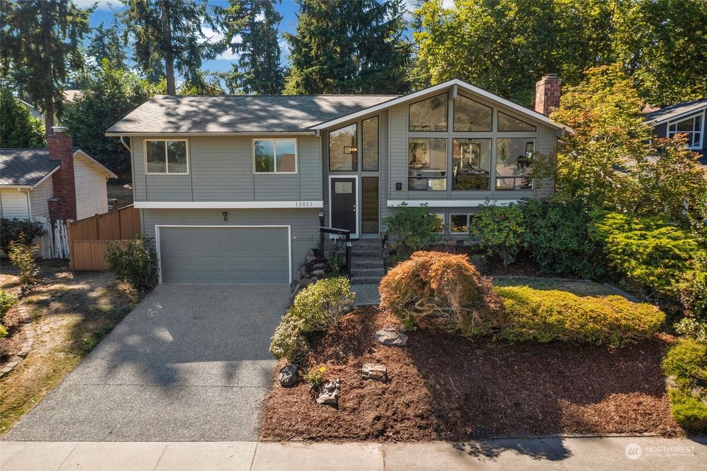 Photo of 13921 94th Avenue NE, Kirkland, WA 98034 (MLS # 2144962)