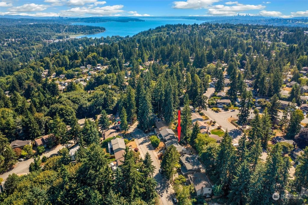 Photo of 13921 94th Avenue NE, Kirkland, WA 98034 (MLS # 2144962)