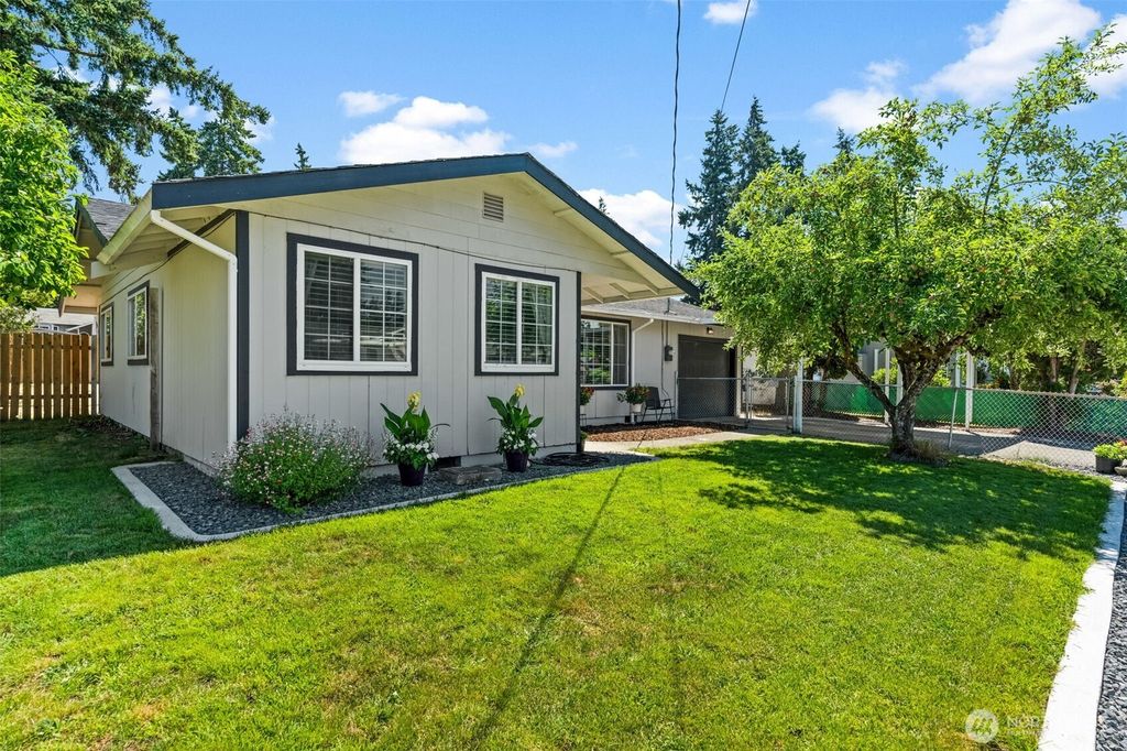 Photo of 17019 19th Avenue E, Spanaway, WA 98387 (MLS # 2487478)