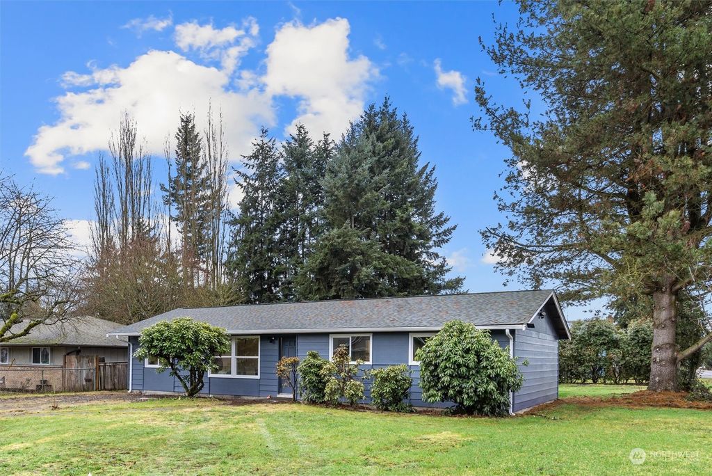 Photo of 4306 128th Place NE, Marysville, WA 98271 (MLS # 2196055)