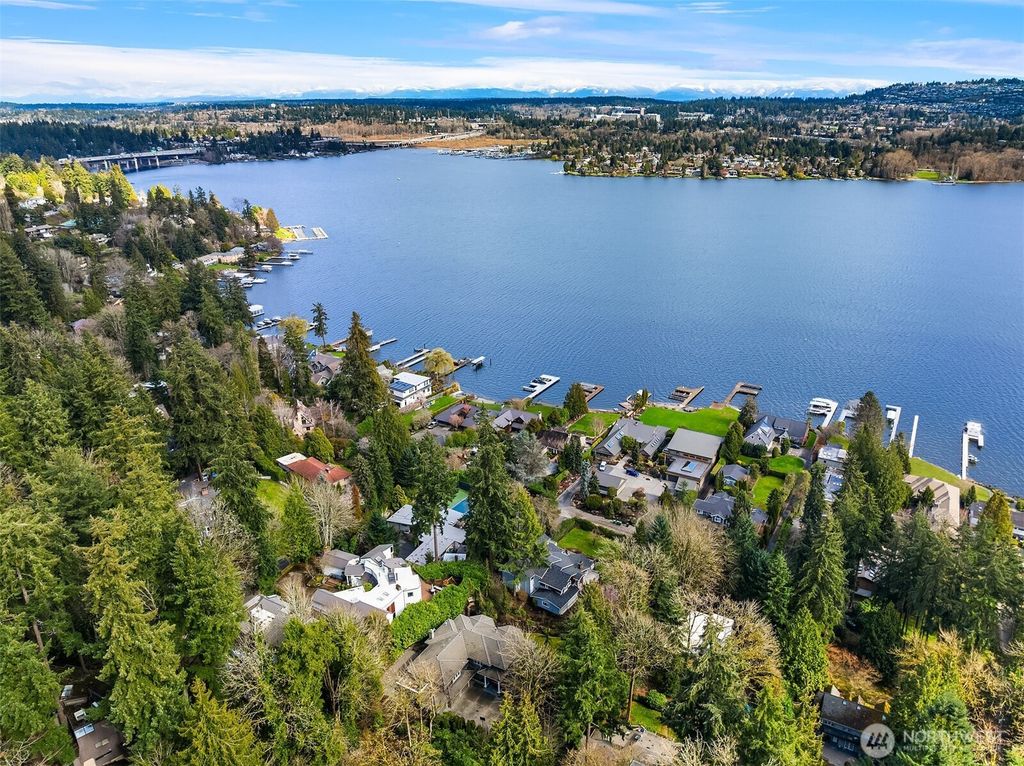 Photo of 4419 Ferncroft Road, Mercer Island, WA 98040 (MLS # 2366758)