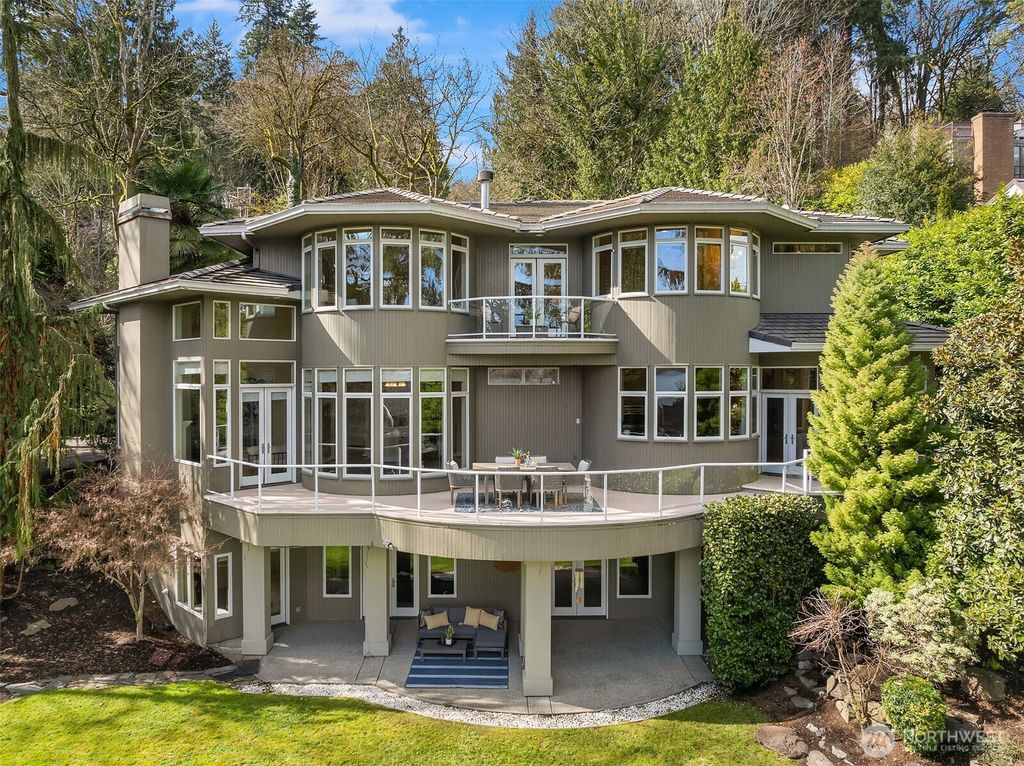 Photo of 4419 Ferncroft Road, Mercer Island, WA 98040 (MLS # 2366758)