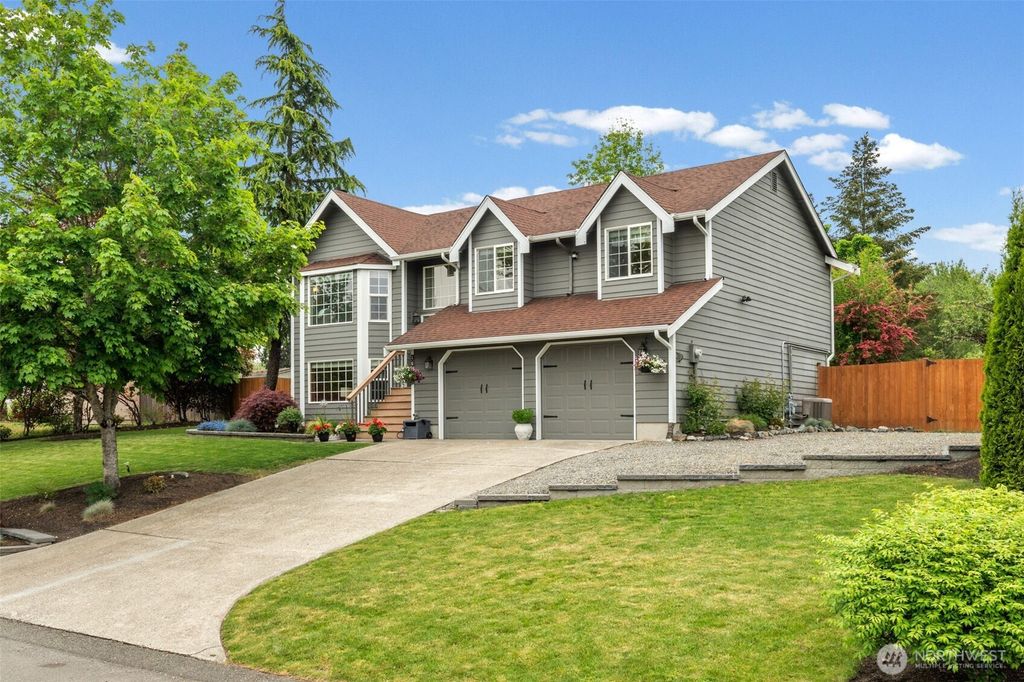 Photo of 18503 71st Ave Ct E Avenue Ct E, Puyallup, WA 98375 (MLS # 2518416)