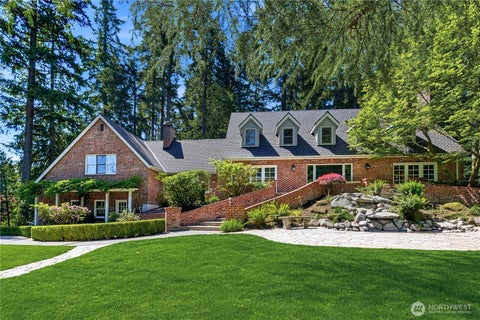 Photo of 13555 NE 54th Place, Bellevue, WA 98005 (MLS # 2534092)