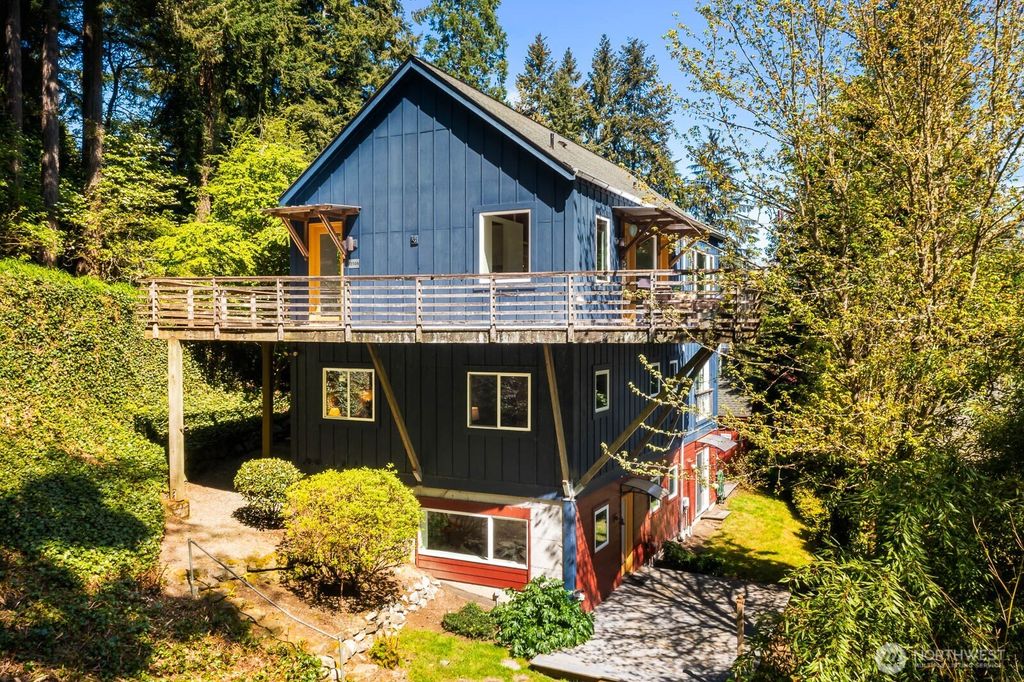 Photo of 15504 SE 18th Street, Bellevue, WA 98007 (MLS # 2511168)